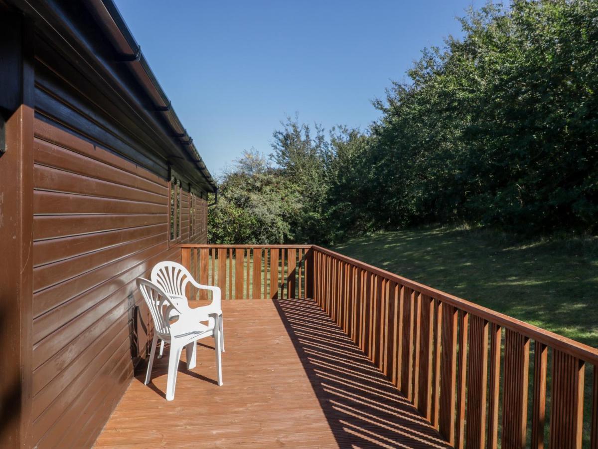 16 Amber Wood Lodge Lymington Exterior photo